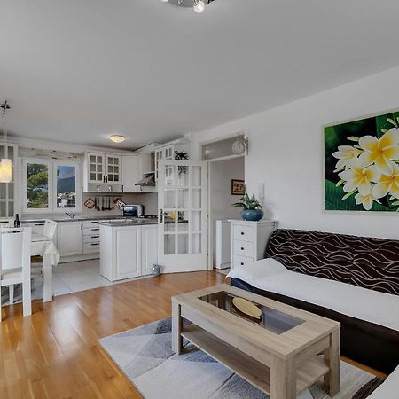 מאקרסקה Apartment Pine Fine With Free Parking מראה חיצוני תמונה