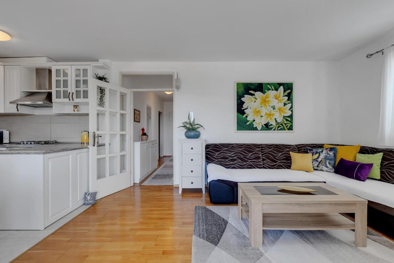 מאקרסקה Apartment Pine Fine With Free Parking מראה חיצוני תמונה