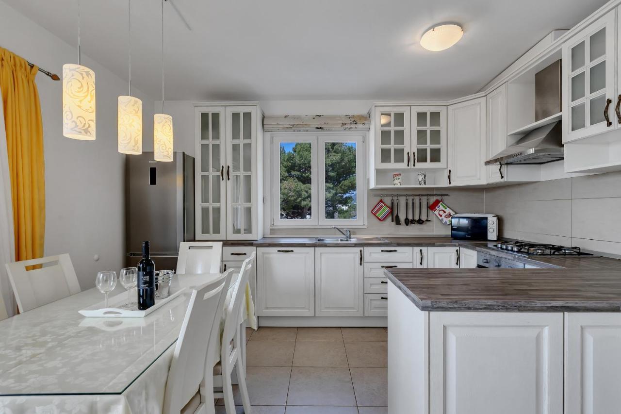מאקרסקה Apartment Pine Fine With Free Parking מראה חיצוני תמונה