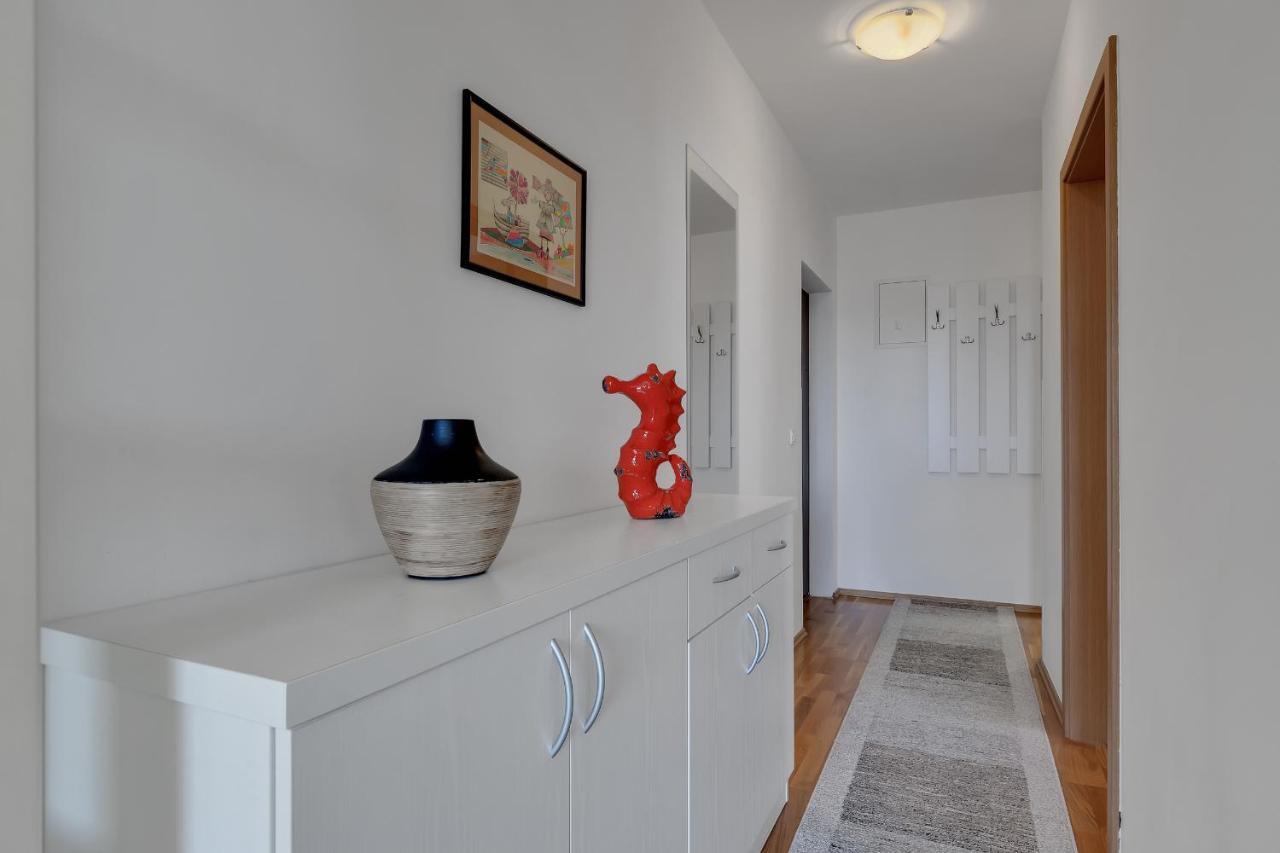 מאקרסקה Apartment Pine Fine With Free Parking מראה חיצוני תמונה